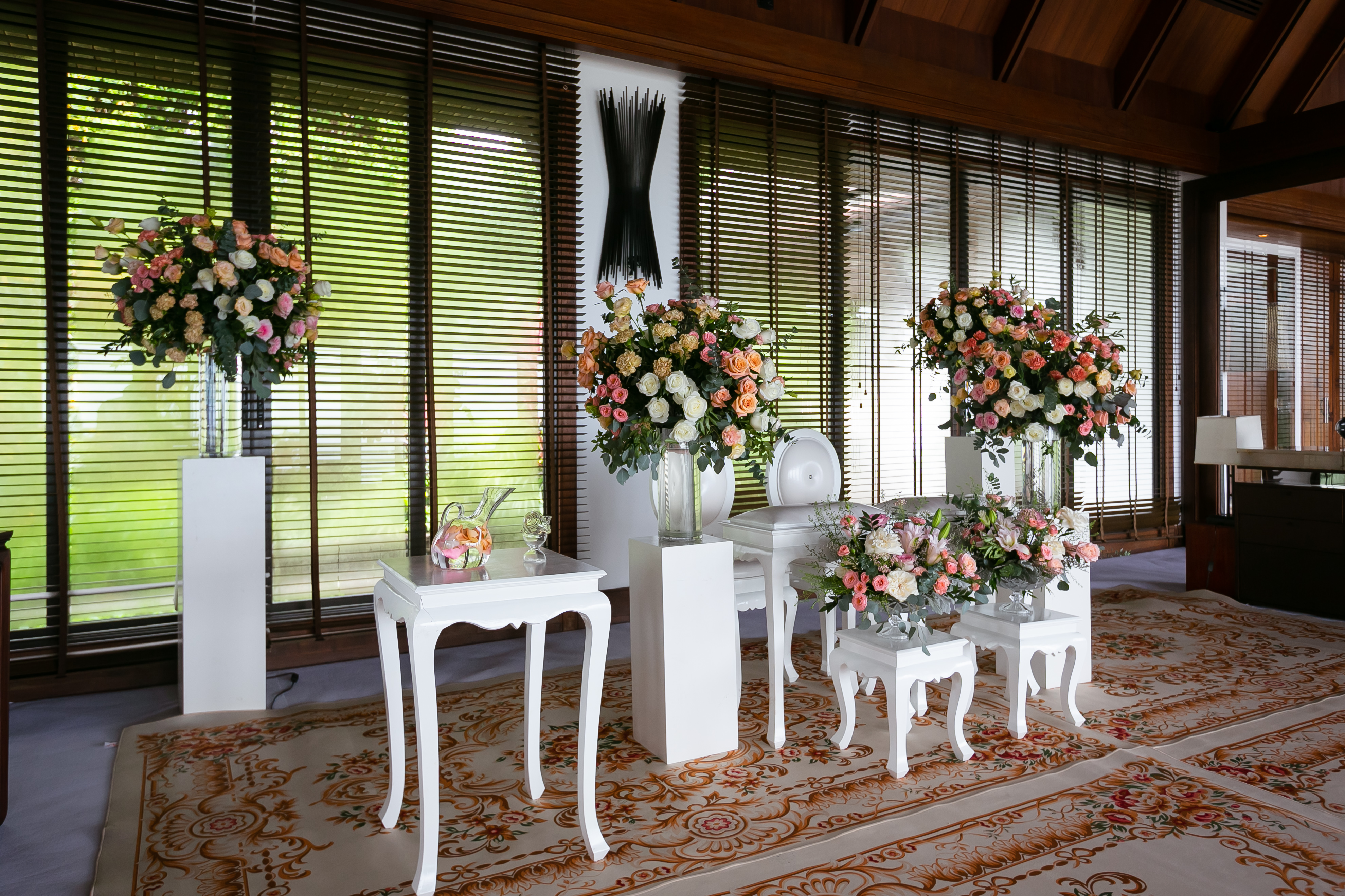 Family-style dinner reception at Villa Aye for Gitt and Jeroen's wedding
