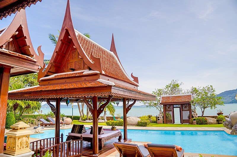 pool-lounge-royal-thai-villas
