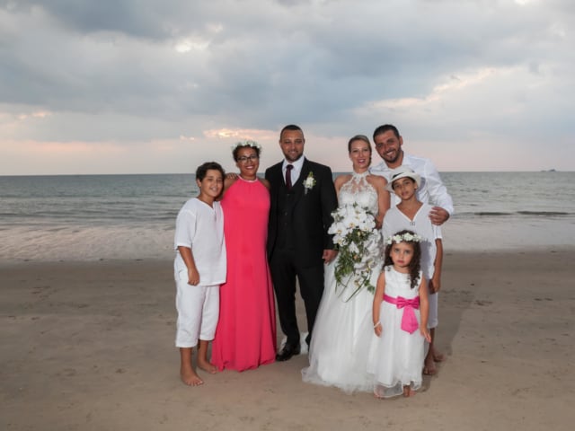 Beach Wedding Phuket (22) Beach Wedding Phuket (22)