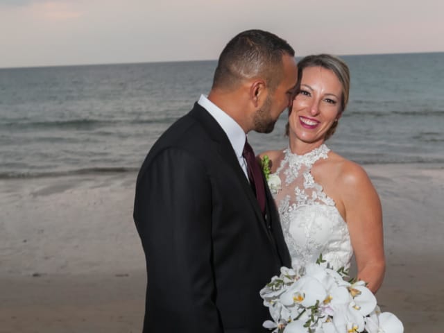 Beach Wedding Phuket (23) Beach Wedding Phuket (23)