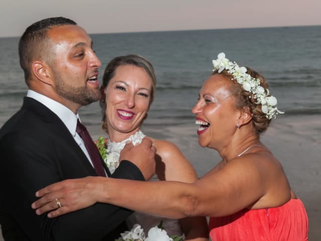 Beach Wedding Phuket (24) Beach Wedding Phuket (24)