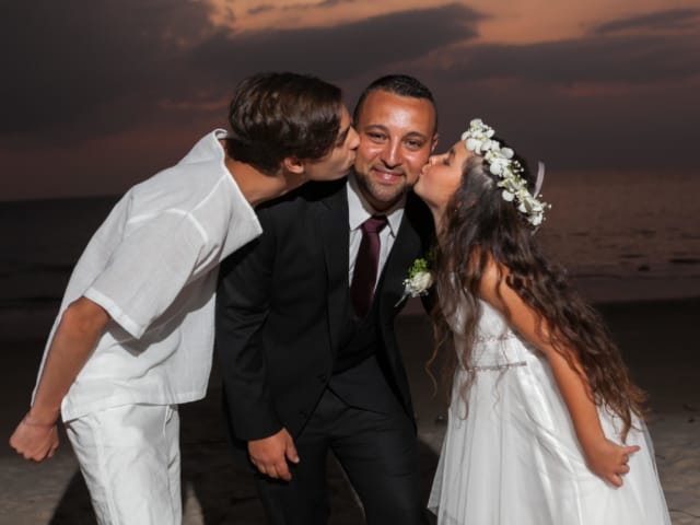 Beach Wedding Phuket (27) Beach Wedding Phuket (27)