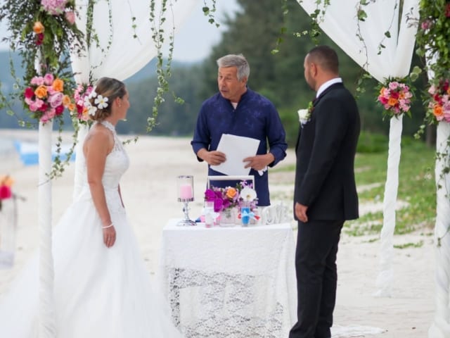 Beach Wedding Phuket (39) Beach Wedding Phuket (39)