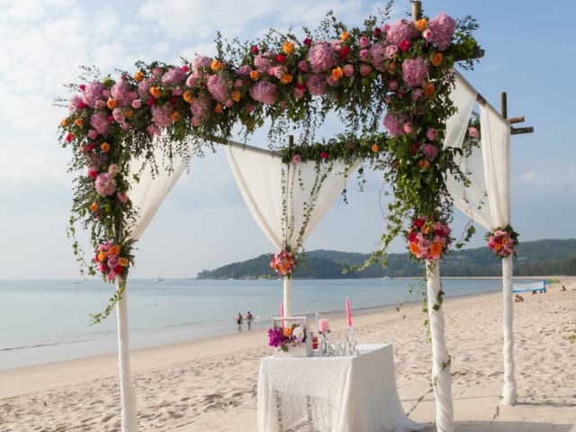 Beach Wedding Phuket (4) Beach Wedding Phuket (4)