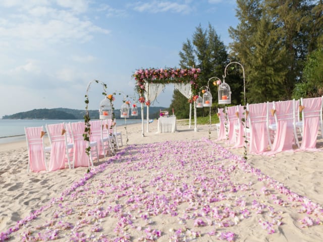 Beach Wedding Phuket (6) Beach Wedding Phuket (6)