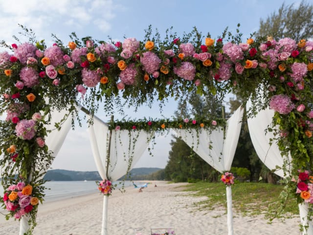 Beach Wedding Phuket (8) Beach Wedding Phuket (8)
