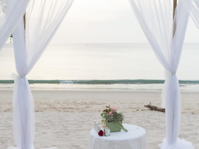 Phuket Romantic Beach Marriage Ceremony (26)