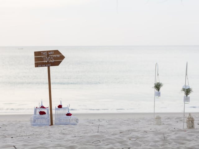 Phuket Romantic Beach Marriage Ceremony (29)