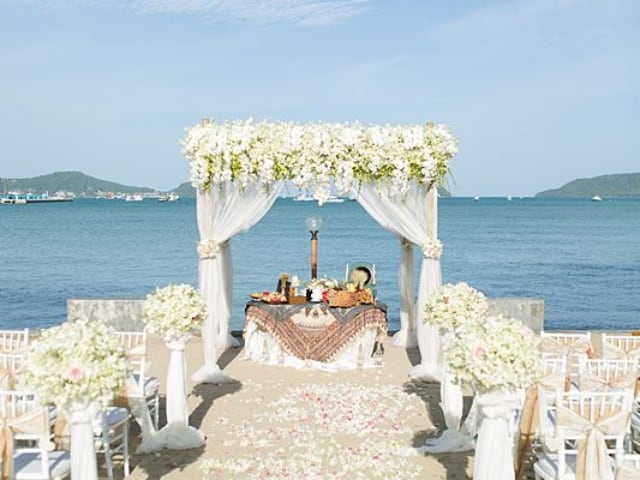 Beach Club Wedding F And M 11